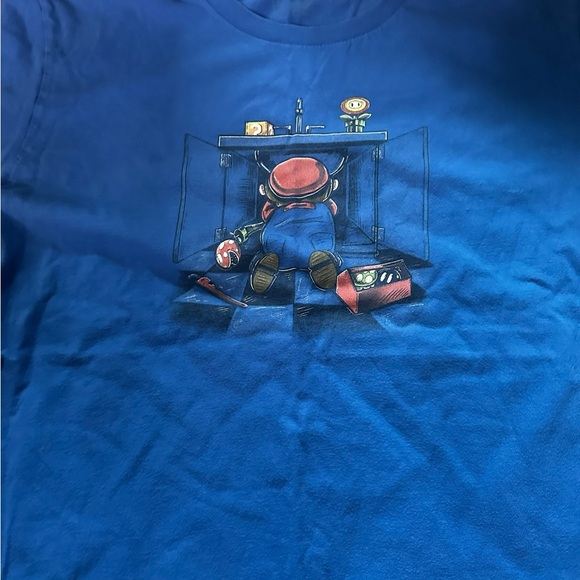 Mario graphic tshirt size large - Picture 2 of 3